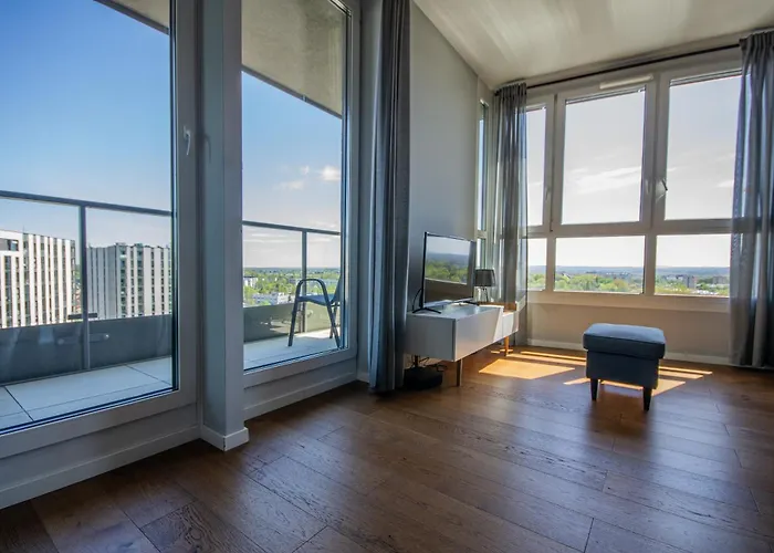 Inpoint Mogilska Tower City View Apartments Near Tauron Arena Self Check-In